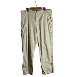 Columbia Men's Light Tan Flat-Front Casual Straight Leg Chino Pants